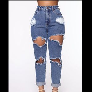 Fashion Nova distressed Jean